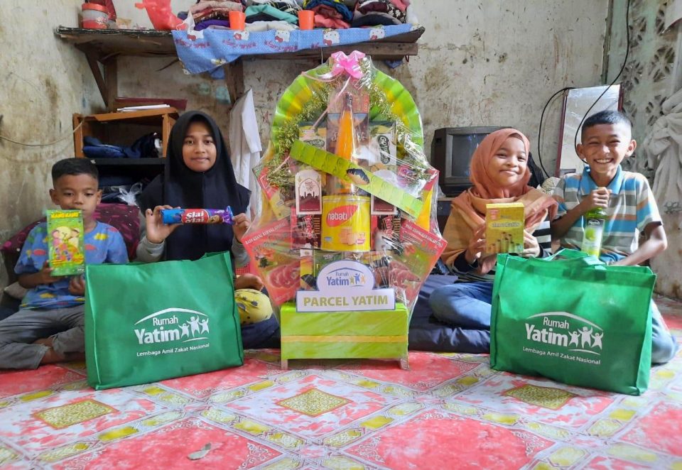 Rumah Yatim Bagikan Parcel Lebaran untuk Sindi, Geby, Riski dan Rafa, 4 Yatim Bersaudara asal Pekanbaru