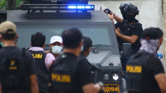 Densus 88 menangkap sebanyak 16 terduga teroris di Sumatera Barat