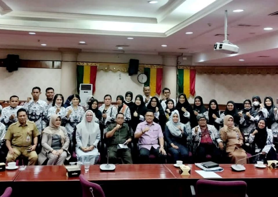 BKH PGRI Riau audiensi dengan Komisi V DPRD Riau dan Pemprov Riau
