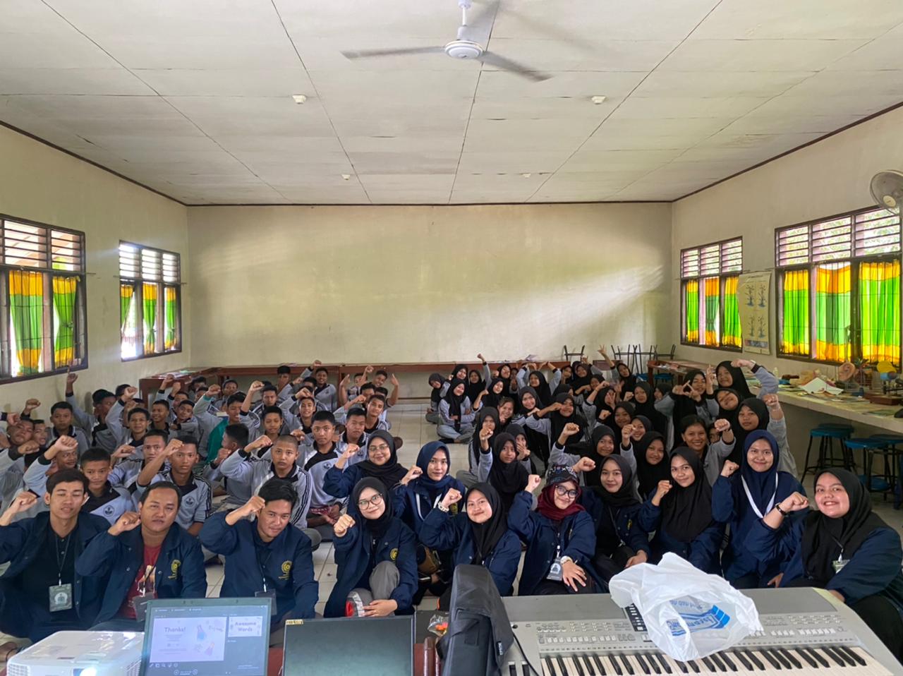 Mahasiswa KKN UMRI Berikan Edukasi dan Sosialisai DAGUSIBU di SMP Negeri 1 Pangkalan Lesung
