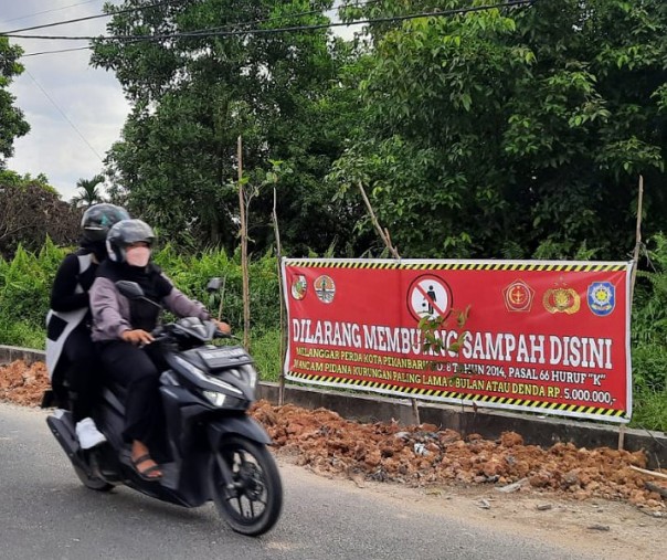 Pasang Spanduk Larangan, DLHK Pekanbaru Data 50 TPS Ilegal Tersebar di Kota Pekanbaru