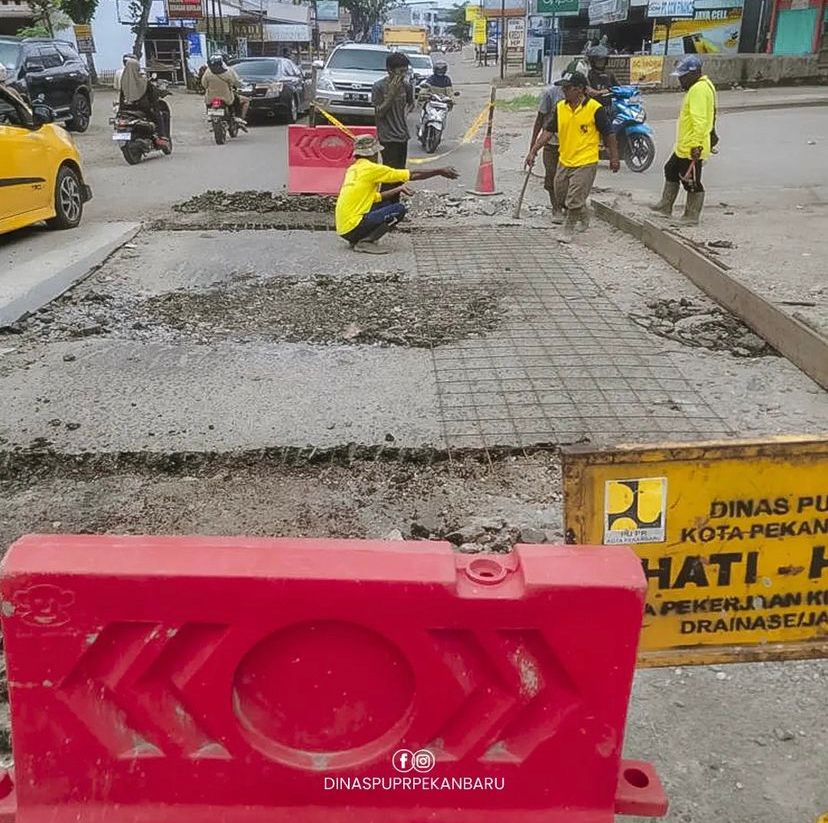PUPR Pekanbaru Rekayasa Jalan untuk Perbaikan Jalan Bukit Barisan