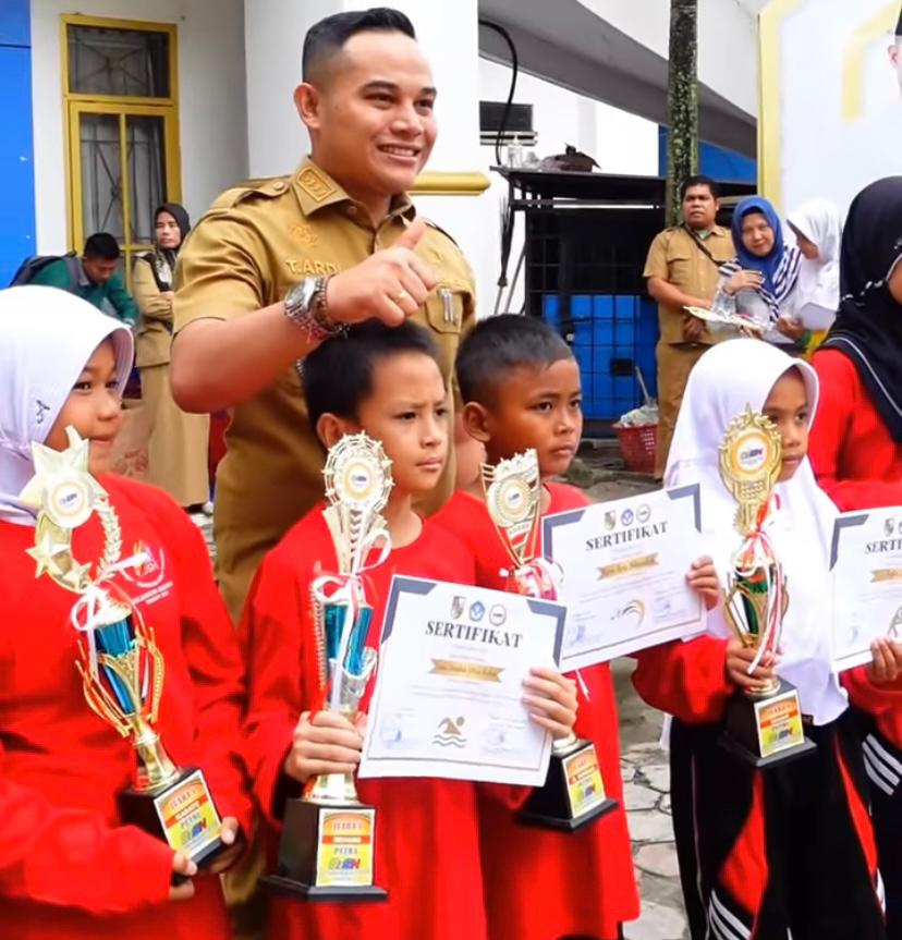 Camat Pimpin Apel Pelepasan Kontingen O2SN Kecamatan Bukit Raya