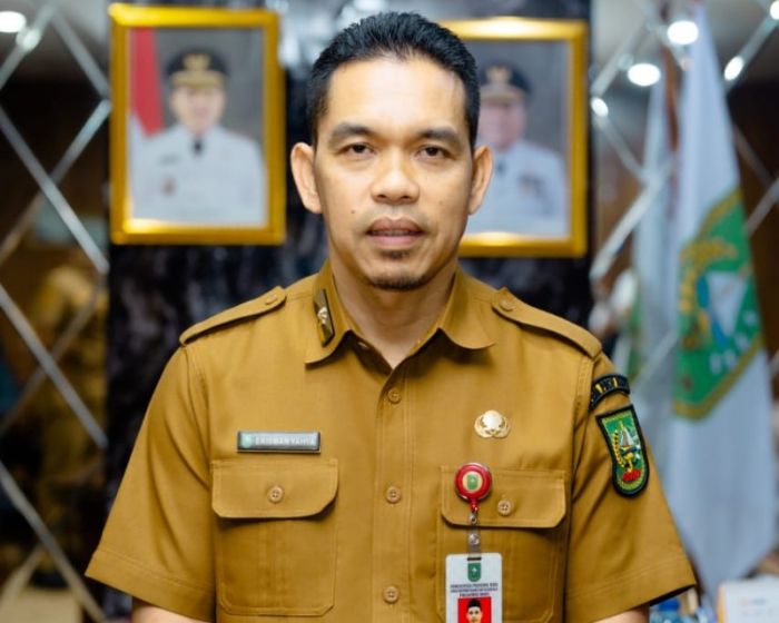 Plt Kepala Dinas Pendidikan Riau Erisman Yahya